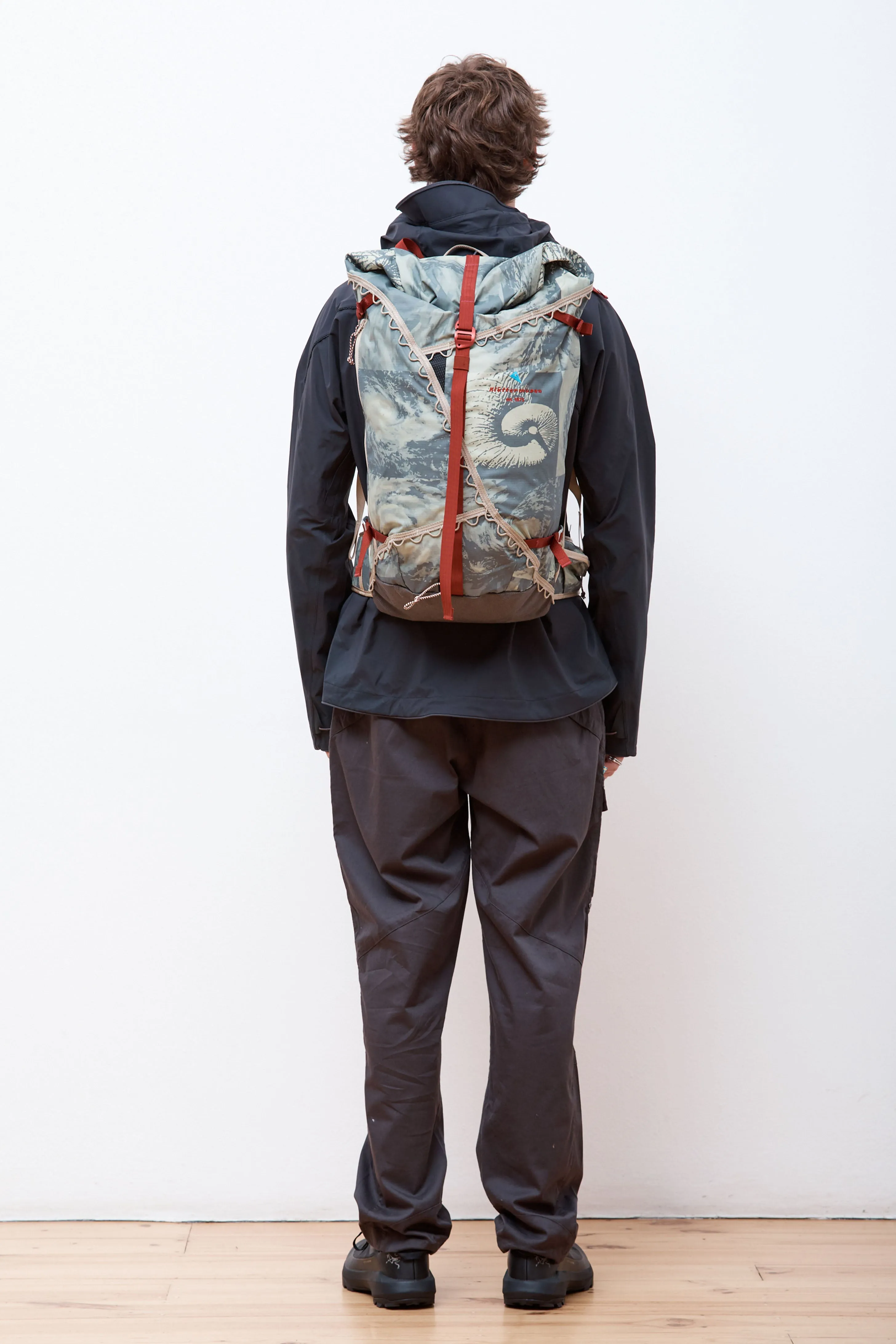 197 Retina Mountain Backpack Hurricane Sand