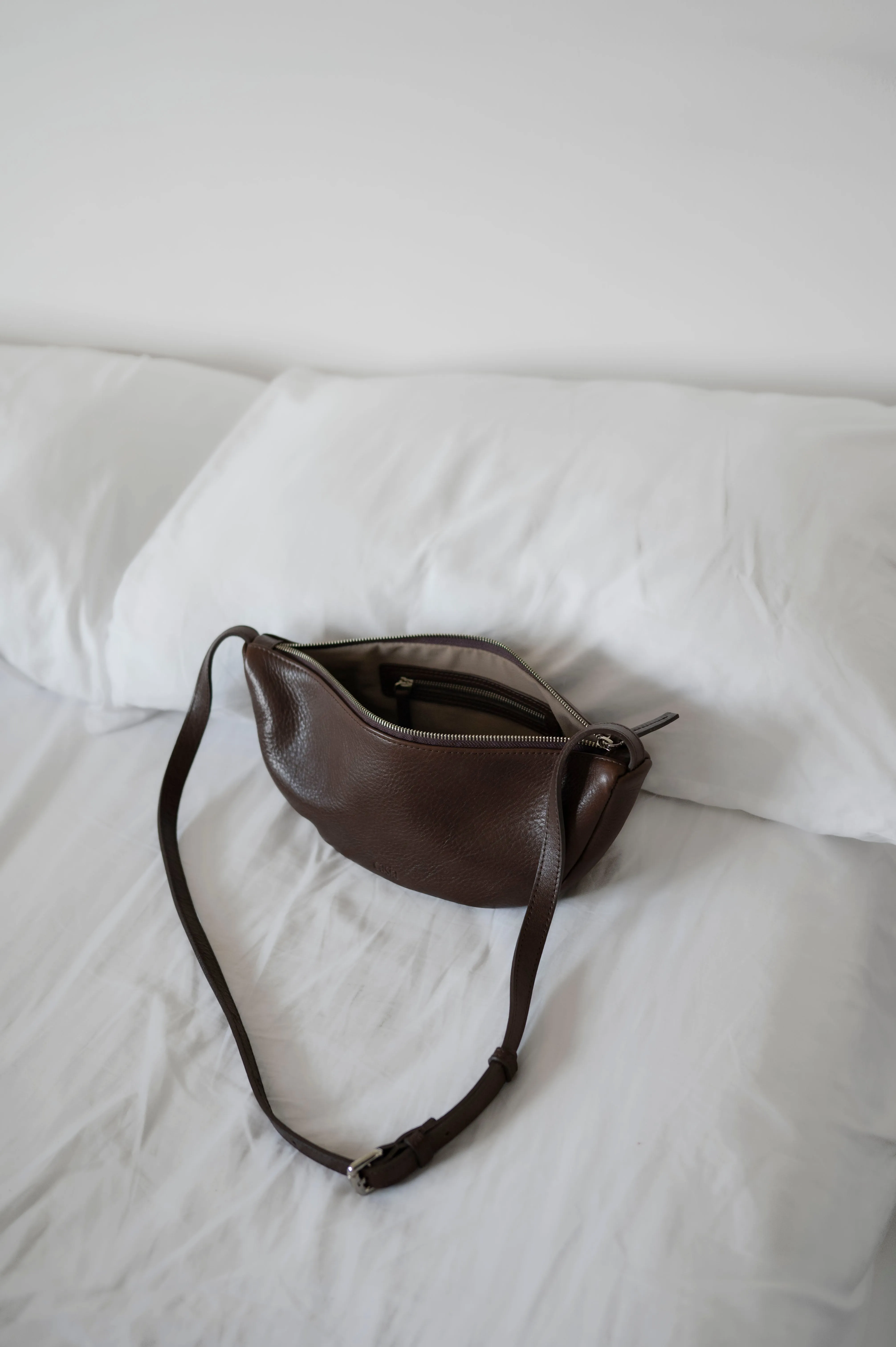 Leather Sling bag - Teca