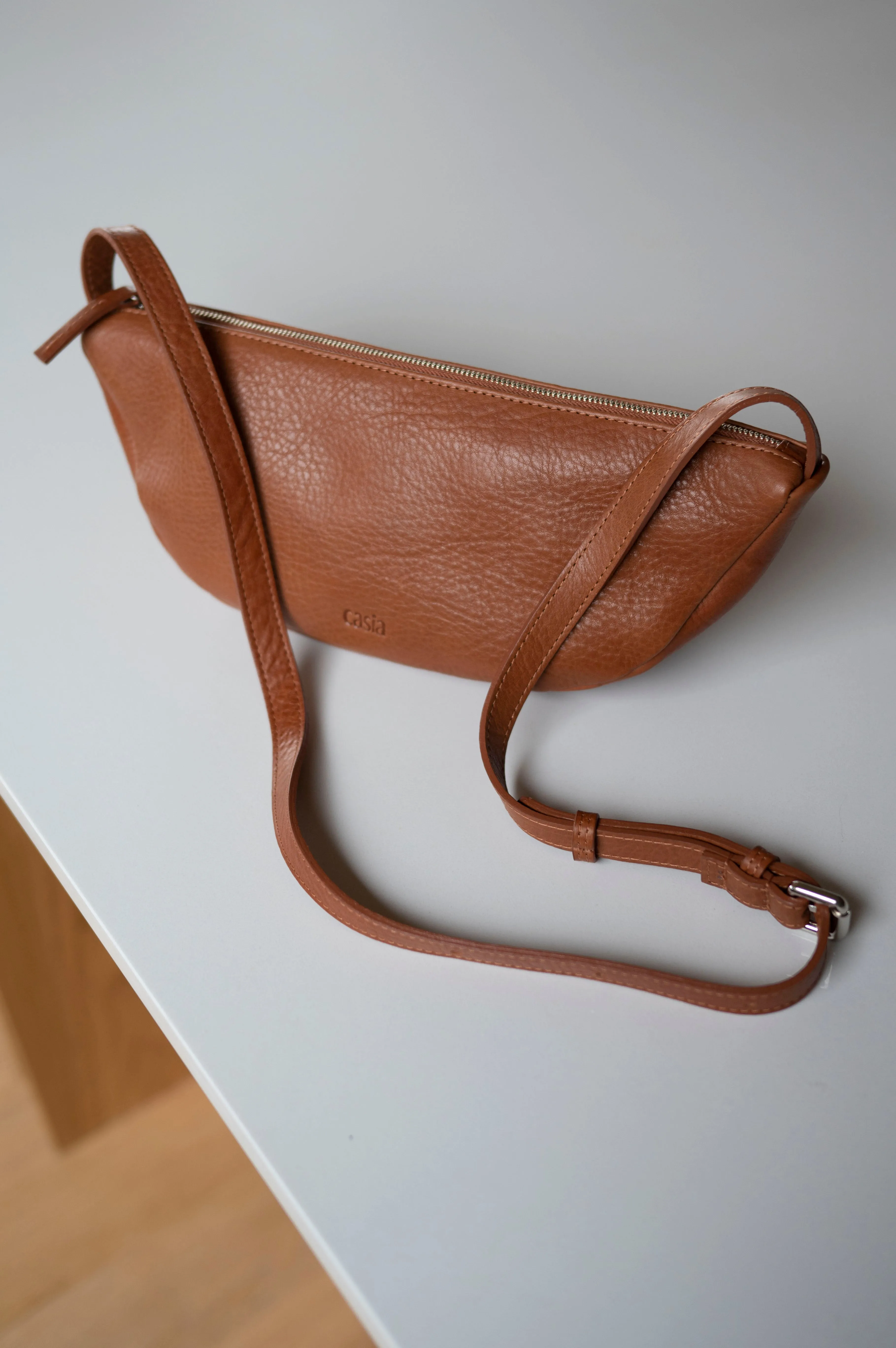 Leather Sling bag - Teca