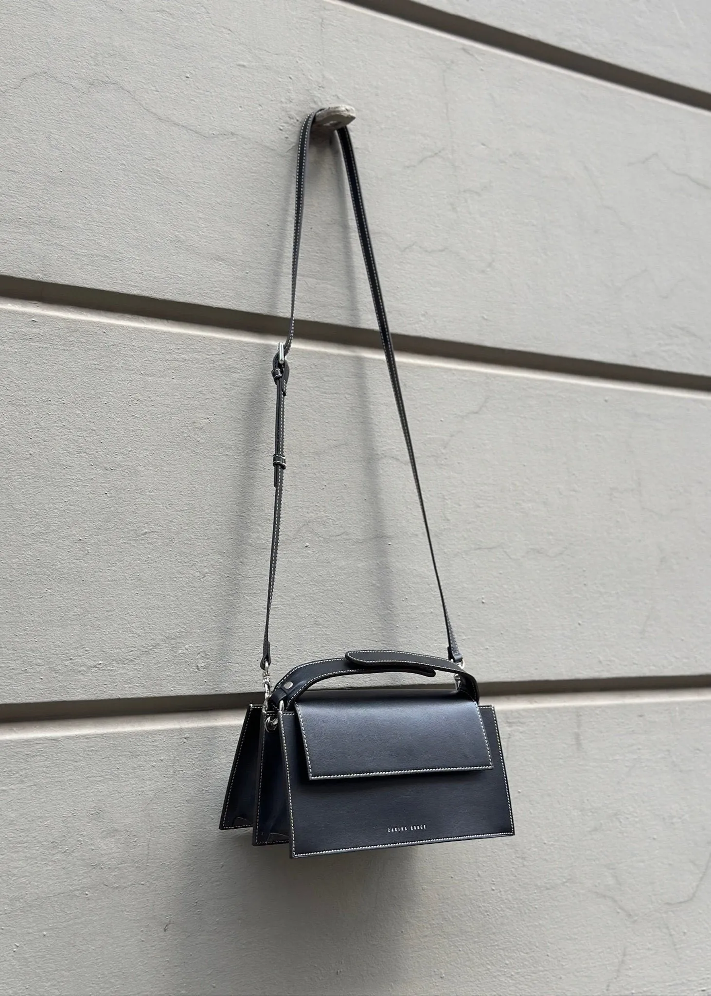 LEO HANDBAG | CHARCOAL