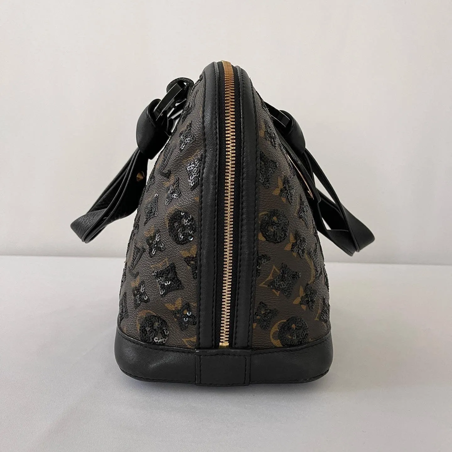 LOUIS VUITTON Alma bag