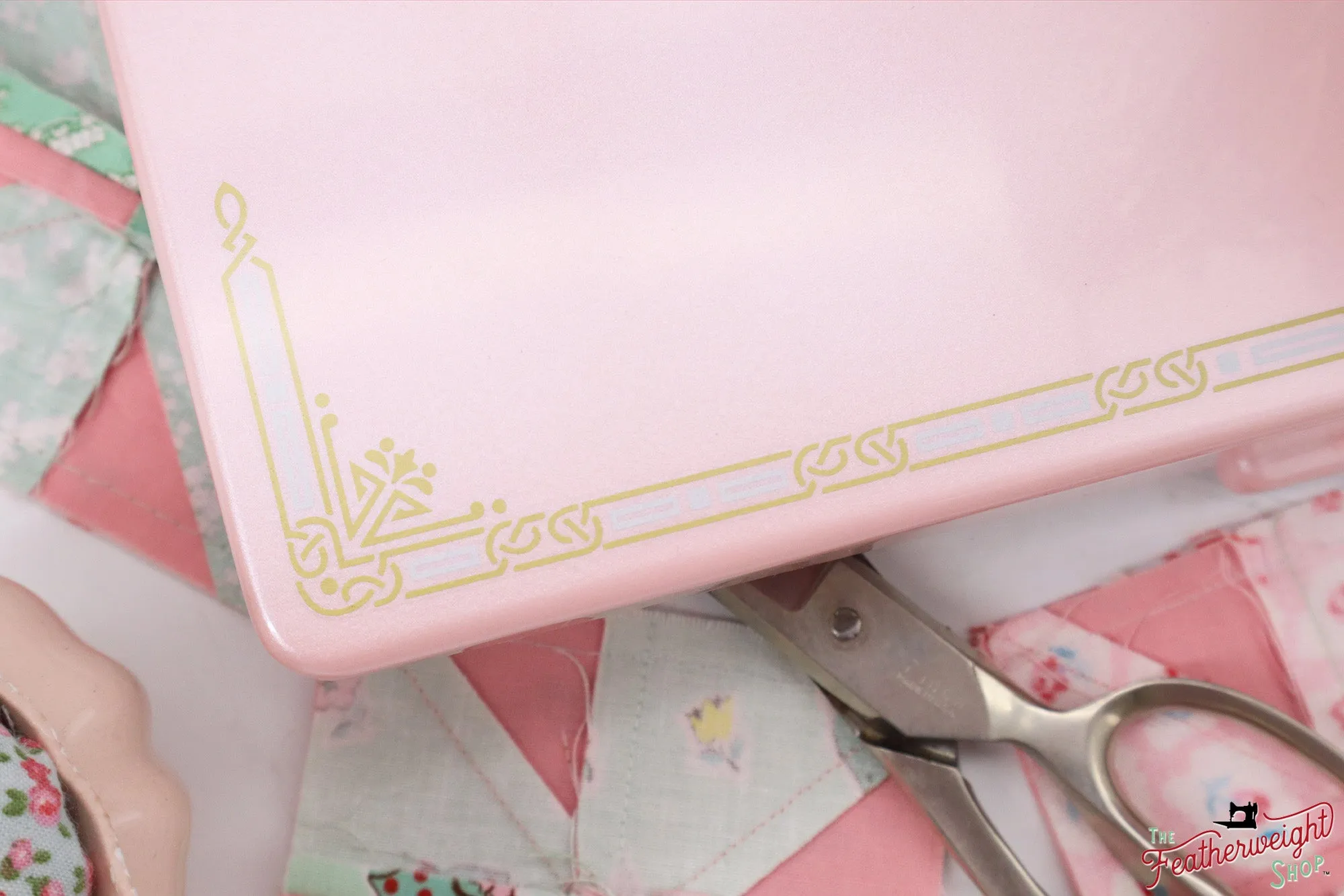 Singer Featherweight 221, AE990*** - Fully Restored in Pink Frosting