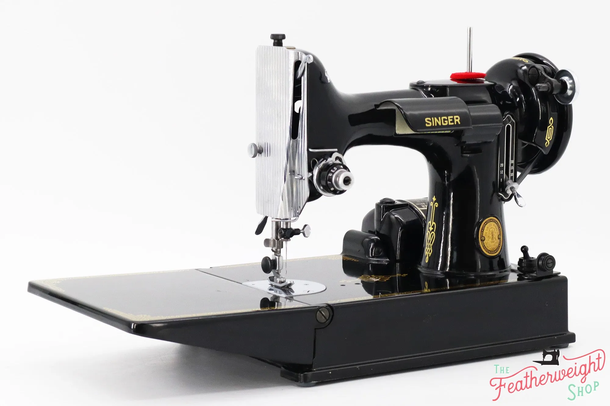 Singer Featherweight 221 Sewing Machine, AK585***