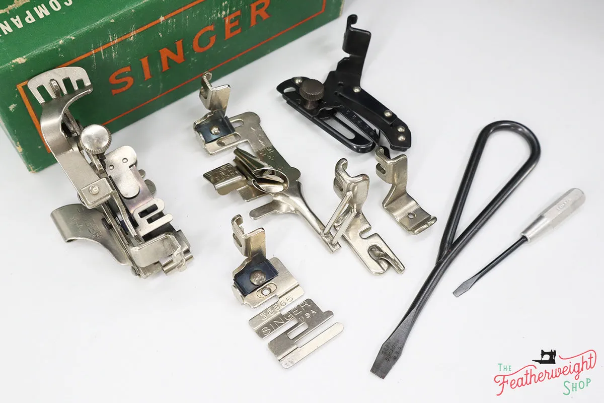 Singer Featherweight 221 Sewing Machine, AK7740** Grade 9-