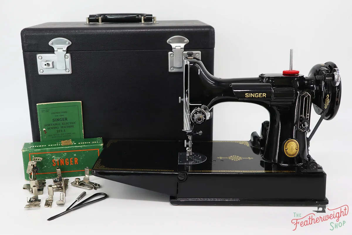 Singer Featherweight 221 Sewing Machine, AL0050**