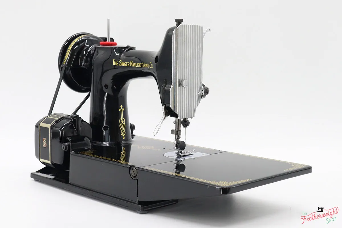 Singer Featherweight 221 Sewing Machine, AL033***