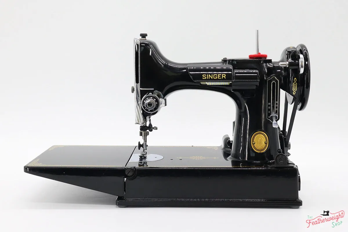 Singer Featherweight 221 Sewing Machine, AL033***