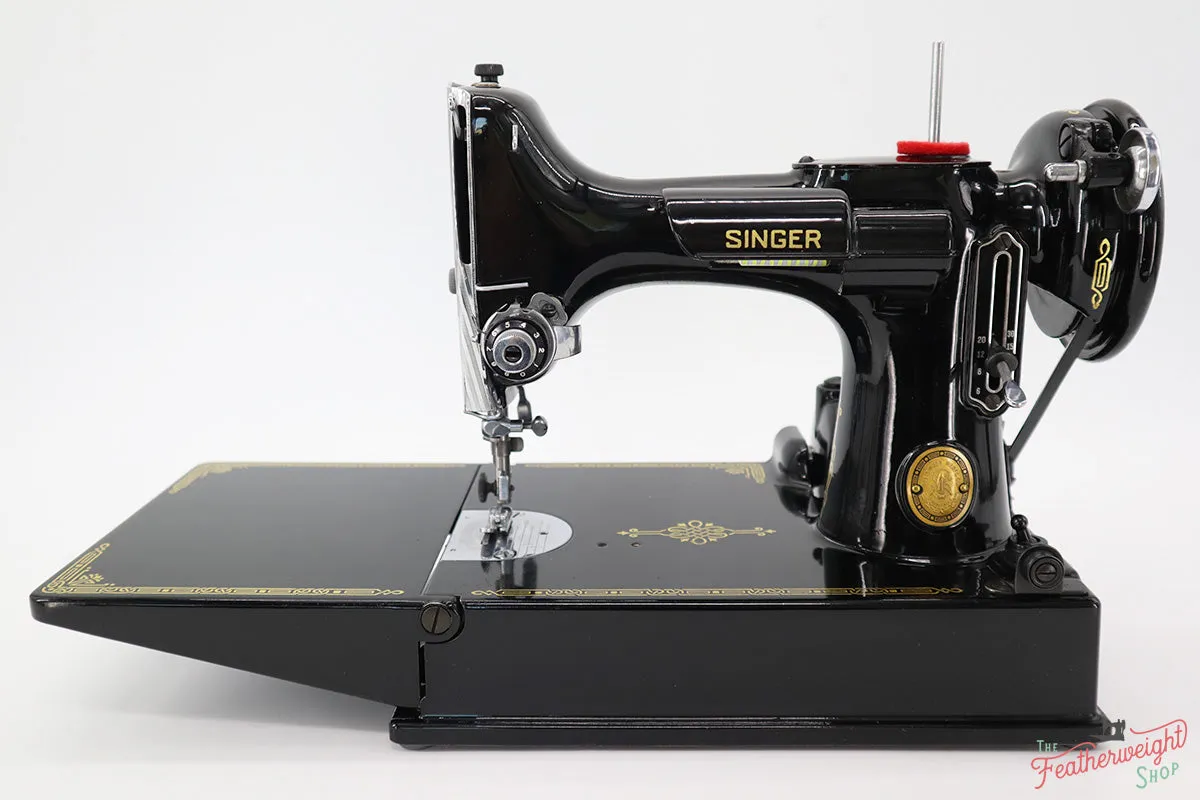 Singer Featherweight 221 Sewing Machine, AL176***