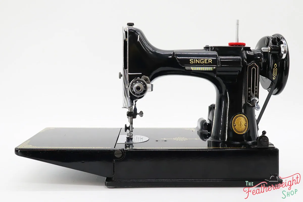 Singer Featherweight 221 Sewing Machine, AL406***