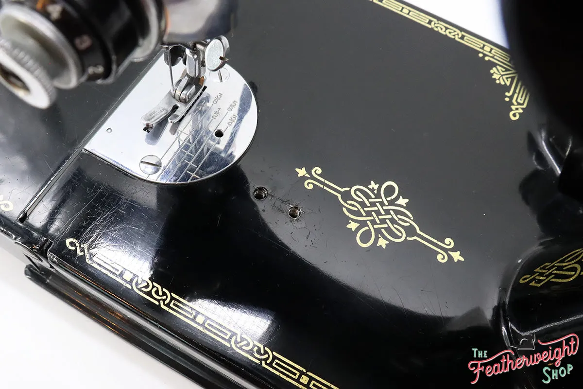 Singer Featherweight 221 Sewing Machine, AL406***