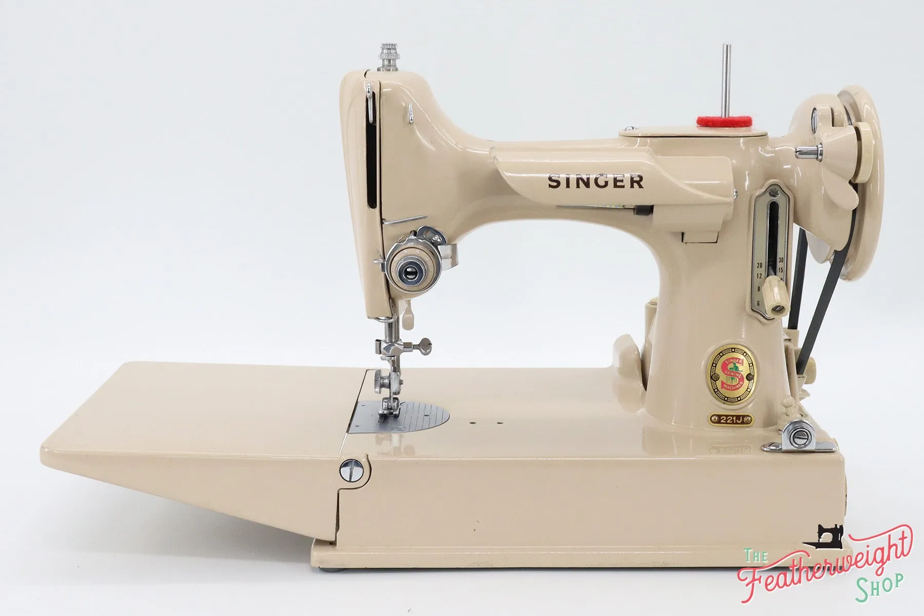 Singer Featherweight 221 Sewing Machine, TAN JE1579**