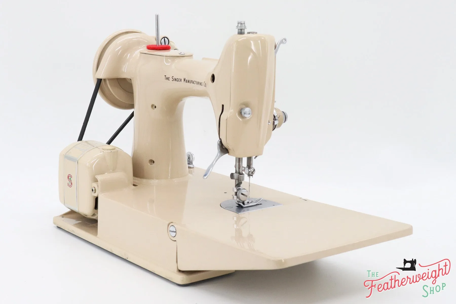 Singer Featherweight 221 Sewing Machine, TAN JE1579**