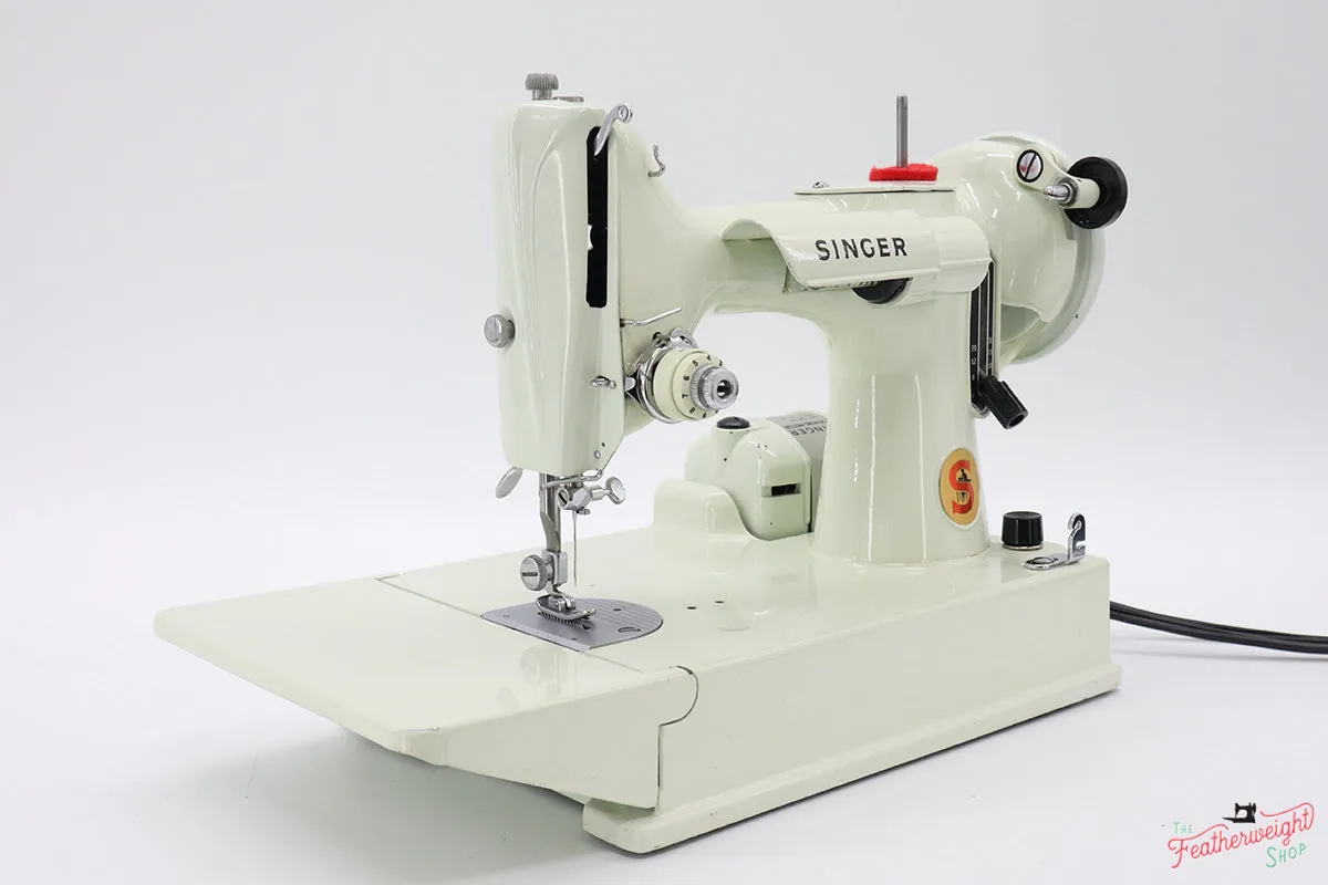 Singer Featherweight 221 Sewing Machine, WHITE EV914***