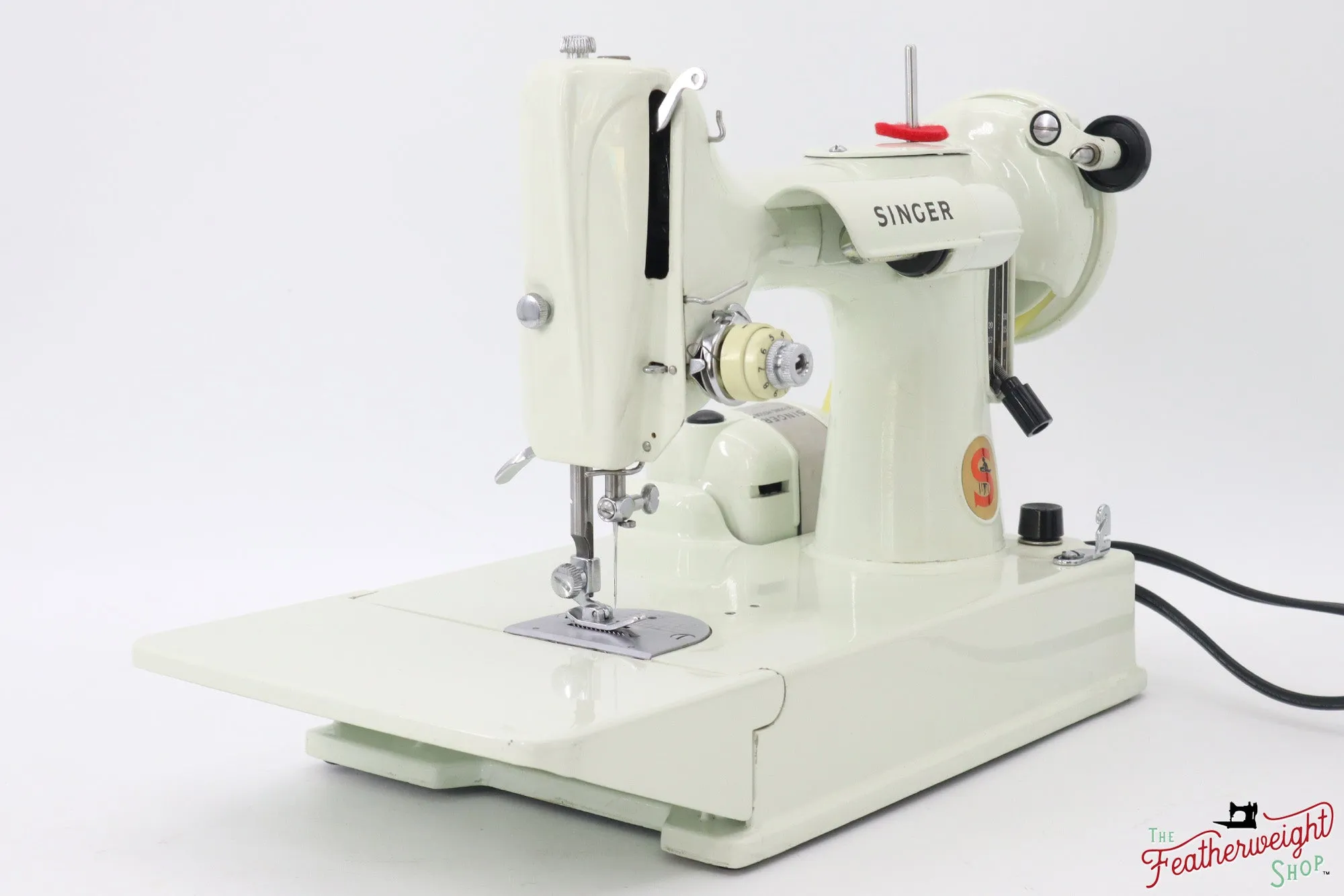 Singer Featherweight 221 Sewing Machine, WHITE - EV941***