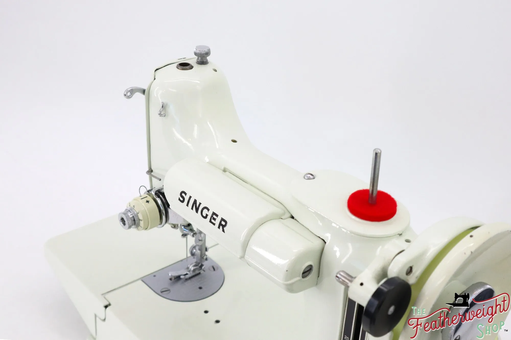 Singer Featherweight 221 Sewing Machine, WHITE - FA201***