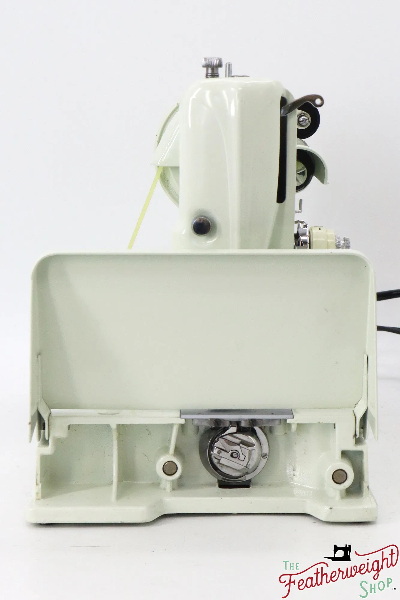 Singer Featherweight 221 Sewing Machine, WHITE - FA201***