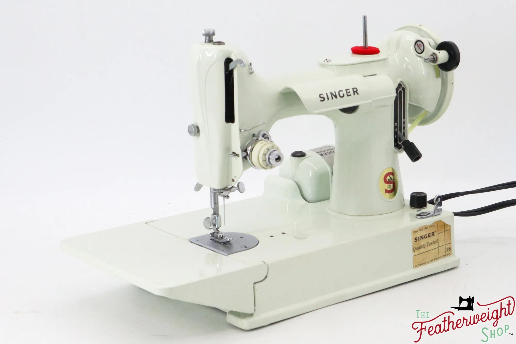 Singer Featherweight 221 Sewing Machine, WHITE - FA201***