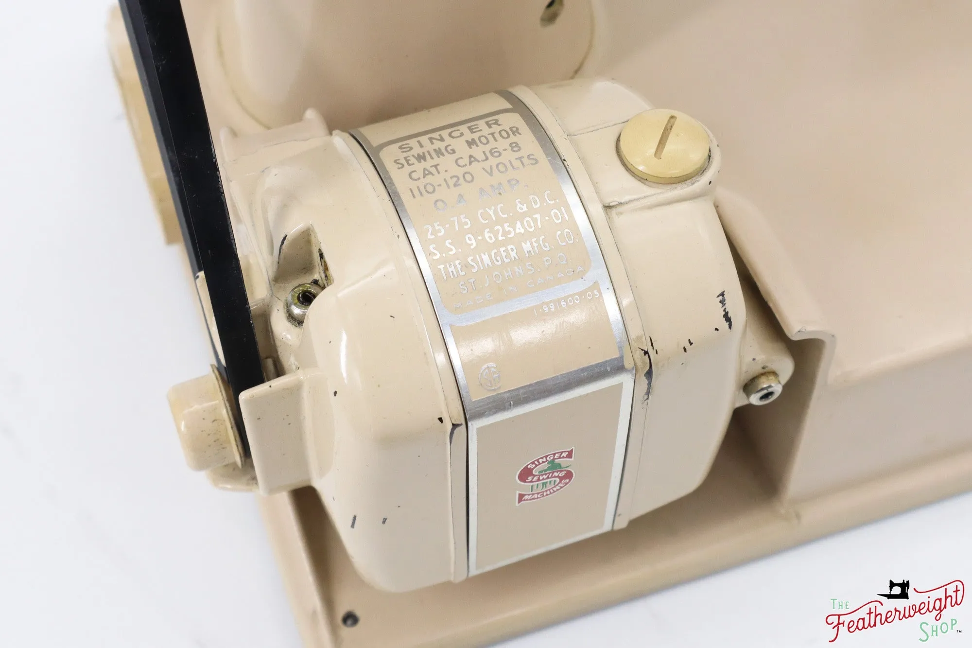 Singer Featherweight 221J Sewing Machine, Tan - JE152***