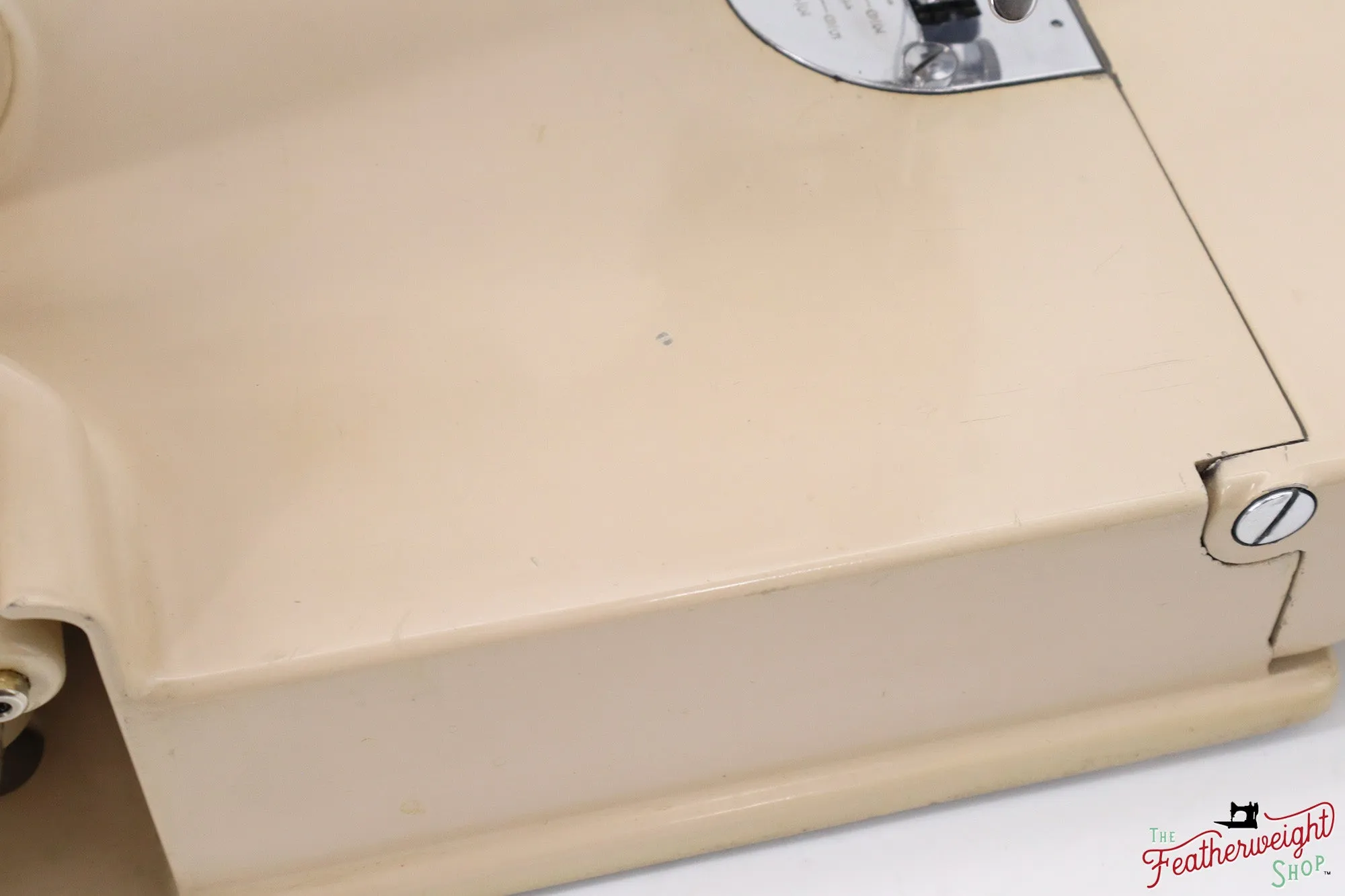 Singer Featherweight 221J Sewing Machine, Tan - JE152***