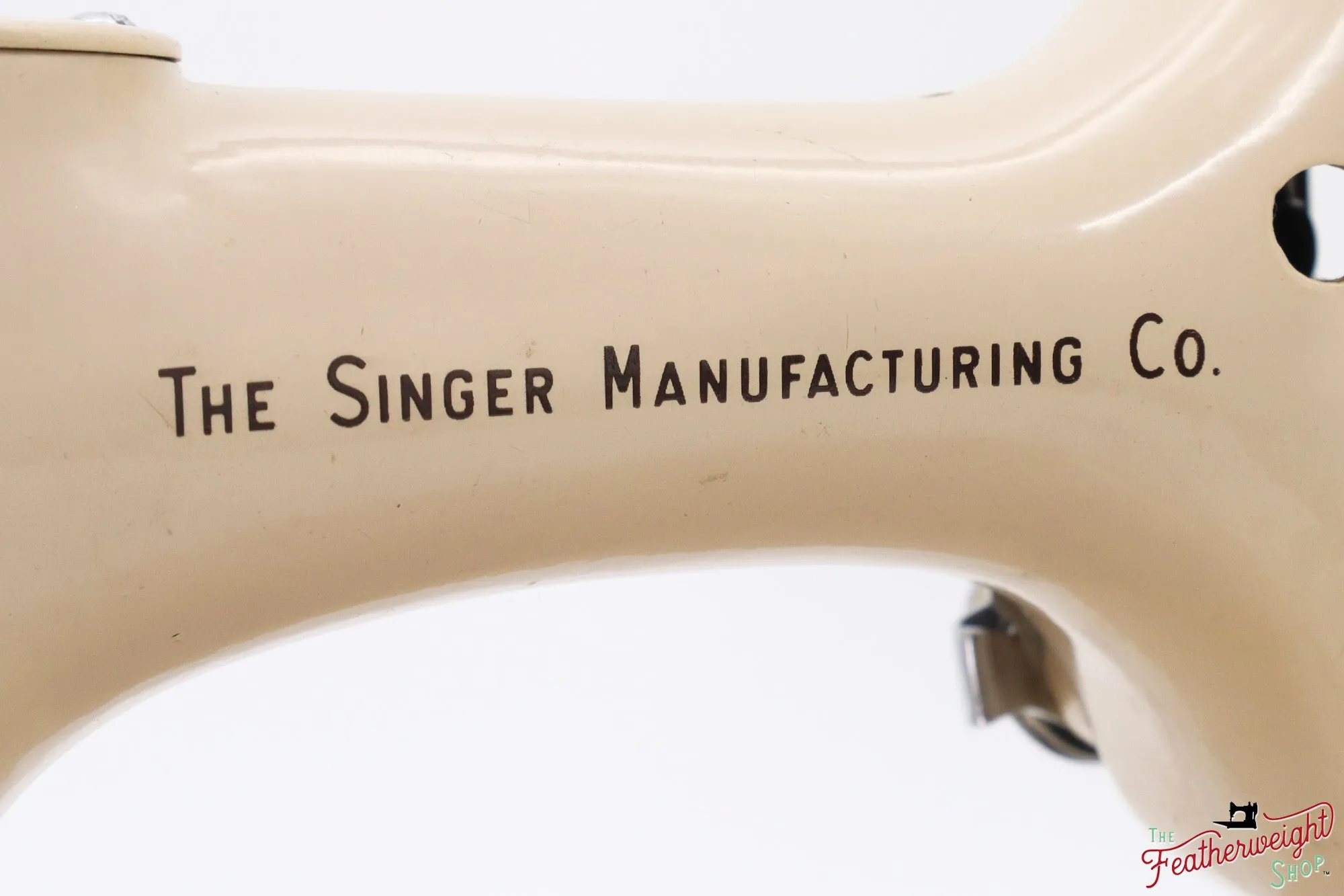 Singer Featherweight 221J Sewing Machine, Tan - JE152***