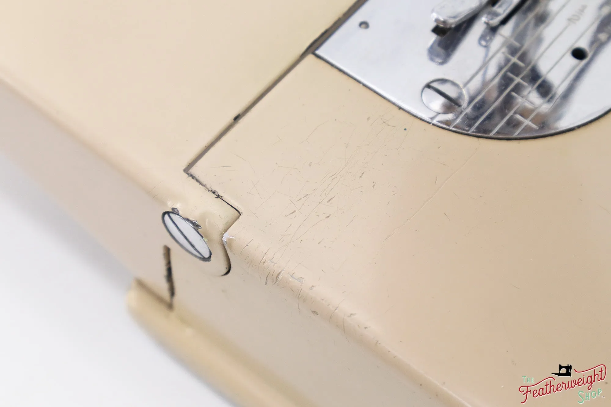 Singer Featherweight 221J Sewing Machine, Tan - JE152***