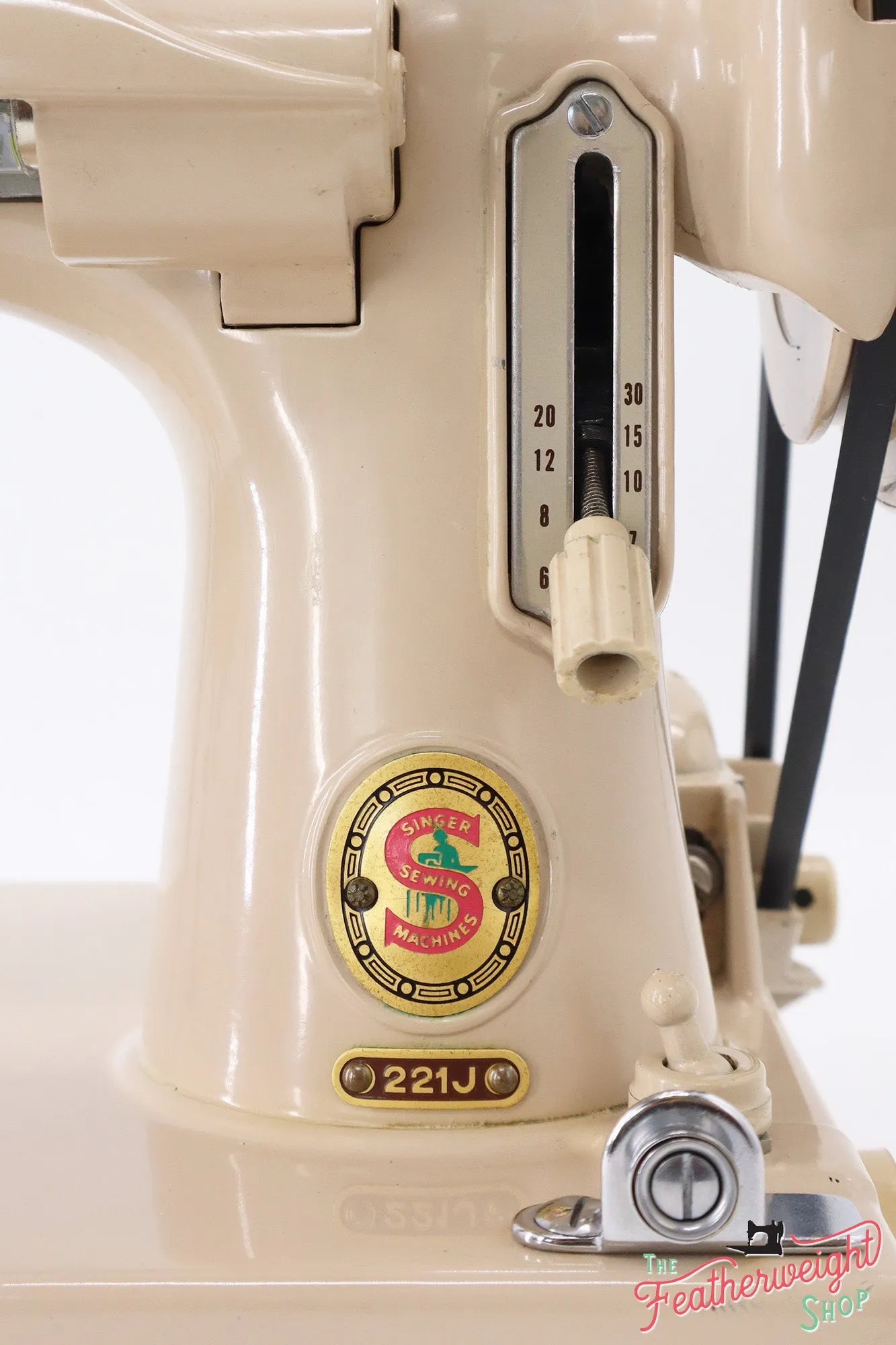 Singer Featherweight 221J Sewing Machine, Tan - JE156***