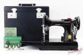 Singer Featherweight 221K Sewing Machine - EH375***