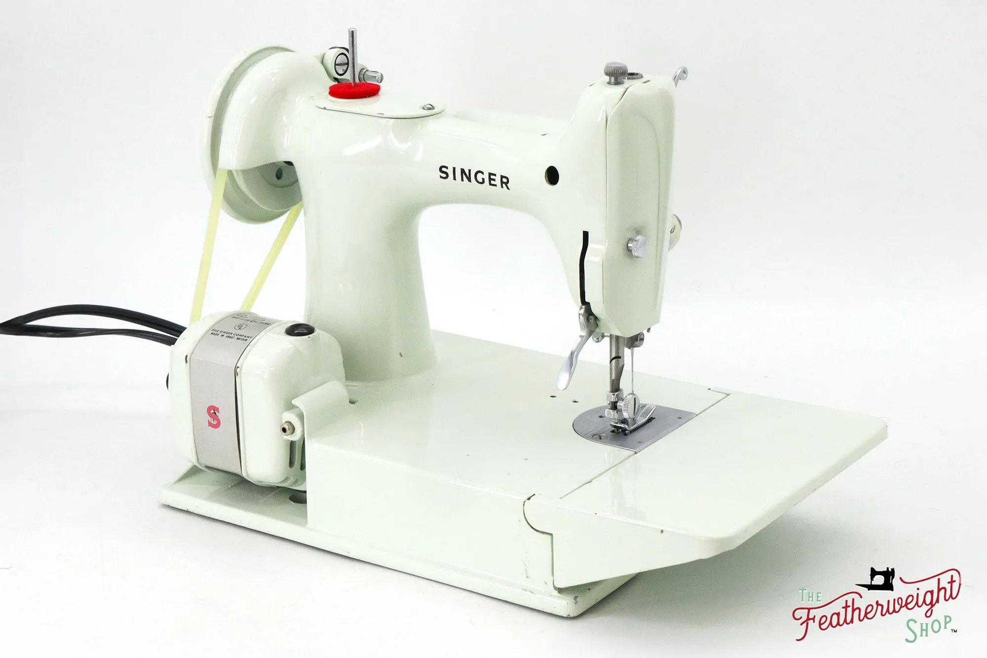 Singer Featherweight 221K Sewing Machine, WHITE - EV887***