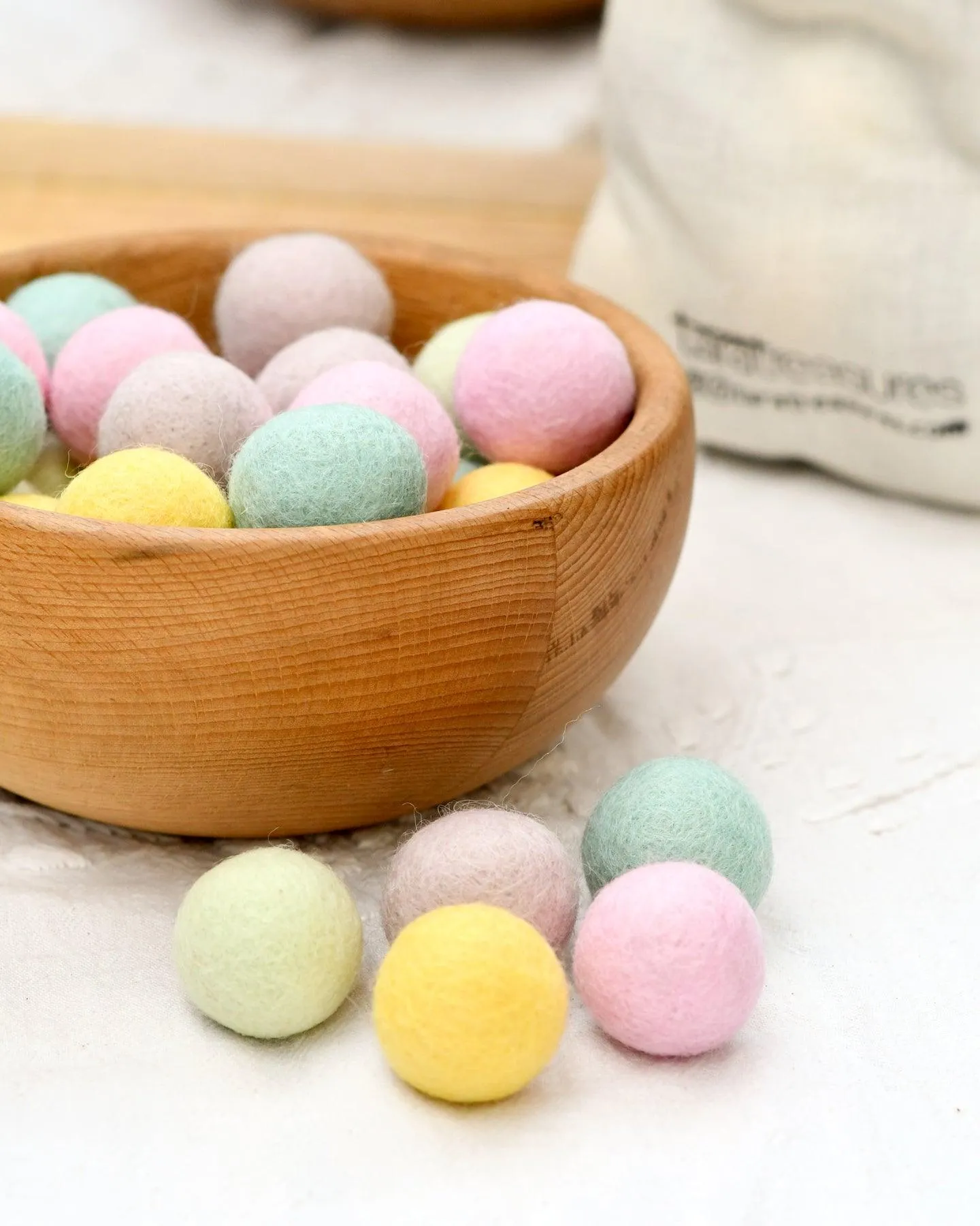 Wool Felt Balls in a Pouch - Pastel Colours 3cm 30 balls